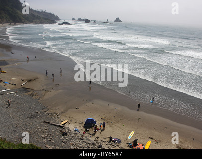 Surfer am Strand Oswald West State Park Oregon Coast Stockfoto