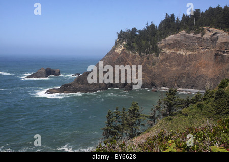 CliffsOregon Coast Trail Cape Falcon Oswald West State Park Stockfoto