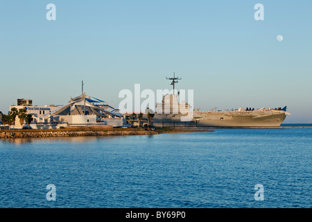 Texas State Aquarium & USS Lexington CV16 Stockfoto