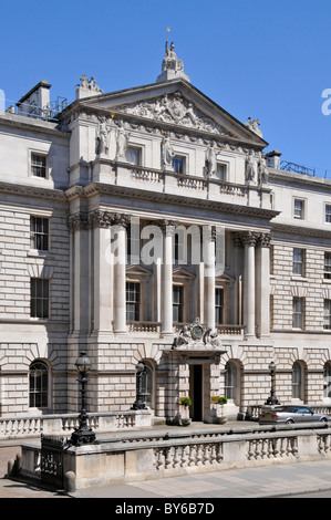 Portland Fassade aus Stein" neue Flügel" von Somerset House in Lancaster, bis 2013 Home der UK Inland Revenue government office in London, England, Großbritannien Stockfoto