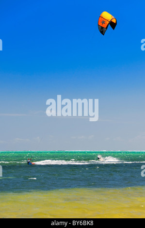 Kite-boarding Paradies am Point Sud-Quest auf der Le Morne Halbinsel, Black River, Mauritius. Stockfoto