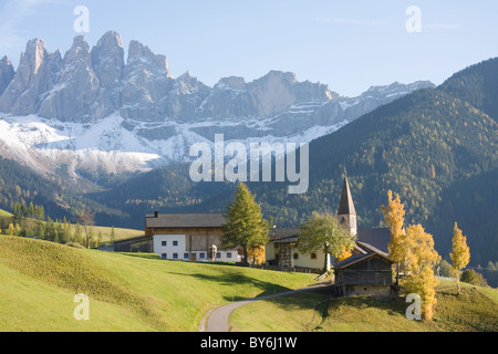 St. Magdalena, Val di Funes und Geisler Berg, Dolomiten, Südtirol, Italien Stockfoto