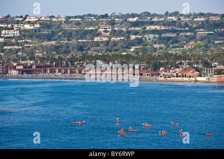 Kajakfahrer am La Jolla Shores Beach, La Jolla, Kalifornien, USA Stockfoto