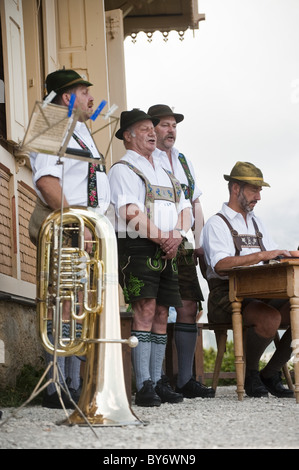 Männer singen, Königshaus am Schachen, Wettersteingebirge, Oberbayern, Deutschland Stockfoto