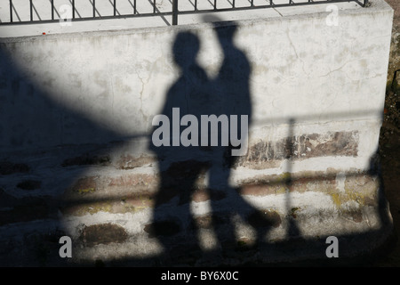 Frankreich-Elsass-Straßburg sonnigen Sonntagnachmittag Kanal Seite Schatten Stockfoto