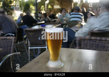 Frankreich-Elsass-Straßburg sonnigen canal Sonntagnachmittag Seite Café ein kühles Bier Stockfoto