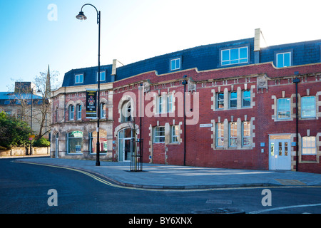 Stadtzentrum Wohnsiedlung umgewandelt von alte Brauerei in typisch provinzielle Stadt von Trowbridge, Wiltshire, England, Großbritannien Stockfoto
