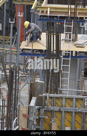 DEU, 20101109, Arbeiter auf einer Baustelle Copyright (c) Gerhard Leber Stockfoto