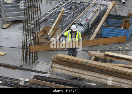 DEU, 20101109, Arbeiter auf einer Baustelle Copyright (c) Gerhard Leber Stockfoto