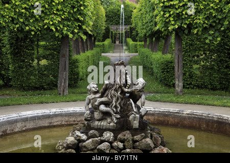 Brunnen am Rokokogarten, Veitshöchheim Burg, Mainufer, Franken, Bayern, Deutschland Stockfoto