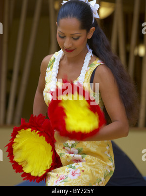 Lokale Frau tanzt Hula, Oahu, Hawaii, USA, Amerika Stockfoto