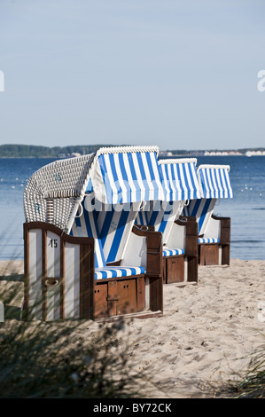 Überdachten Strand Strandkörben am Strand von Wohlenberg, Boltenhagen, Bucht von Mecklenburg, Mecklenburg-Vorpommern, Deutschland Stockfoto