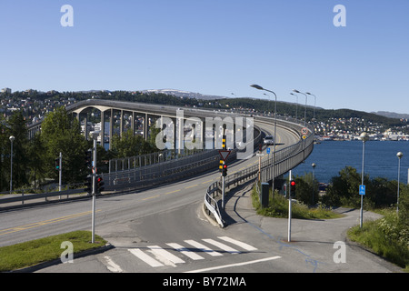 Brücke über den Fjord, Tromso, Troms, Norwegen, Europa Stockfoto