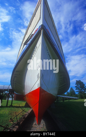 Colchester Reef Leuchtturm und Ticonderoga Schiff in Shelburne Vermont Stockfoto