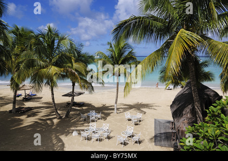 Strandcafé, Tamarind Beach Hotel, Insel Canouan, St. Vincent, Karibik, Karibik Stockfoto