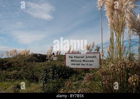 Oben auf den deutschen Bunker WW2 Military Museum, St Ouens Bay Jersey Stockfoto