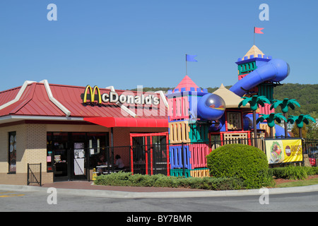 Georgia Cartersville, McDonald's, Burger, Hamburger, Hamburger-Kette, globales Unternehmen, Fast Food, Restaurant Restaurants Essen Essen Café Cafés, Schild, Log Stockfoto