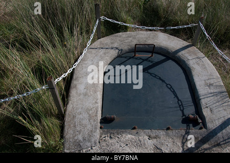 Notluke auf den deutschen Bunker WW2 Military Museum, St Ouens Bay Jersey Stockfoto