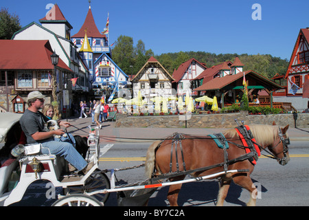 Georgien, Georgia, GA, South, Helen, Thema Deutsches Alpendorf, Oktoberfest, Oktoberfest, Volksfest, bayerische Architektur, plaza, Geschäfte, Shopper Shopper Stockfoto