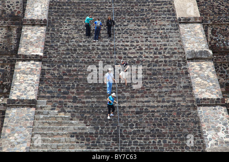 Steile Treppen, Pyramide des Mondes, Teotihuacan, archäologische Stätte, UNESCO-Weltkulturerbe, Mexiko. Nord-Amerika Stockfoto