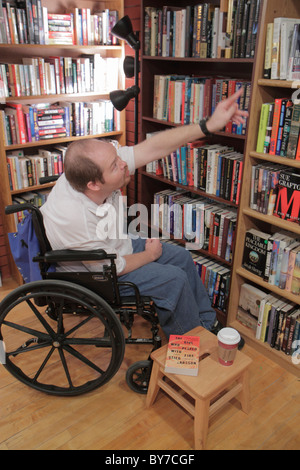 Georgia, GA, South, Gainesville, Main Street Market Building, Next Chapter Book Store, Buchhandlung, Buchhändler, Gebrauchtbuch, Bücher, Regalen Regale, Erwachsene adu Stockfoto