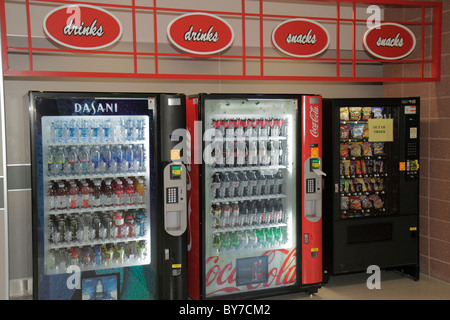 Atlanta Georgia, Hartsfield Jackson Atlanta International Airport, ATL, Verkaufsautomat, alkoholfreie Getränke, Getränke, Coca Cola, Dasani, Wasser, Limonade, Snacks, sna Stockfoto