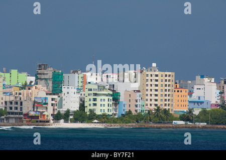 Malediven, männlich. Diese kleine Insel ist die am dichtesten besiedelte Hauptstadt der Welt. Stockfoto