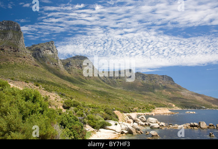Blick auf Kap-Halbinsel - Bakoven und Ouderkraal Küste (Küstenstraße in Richtung Hout Bay) Stockfoto