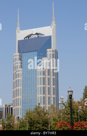 Tennessee Nashville, Fourth 4th Avenue, Straße, Hochhaus Wolkenkratzer Gebäude AT&T Batman Gebäude, ungewöhnliche Architektur, Unternehmen o Stockfoto