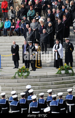 HMS Ark Royal berühmte Flugzeugträger Stilllegung Parade auf Guildhall Square Portsmouth England UK Samstag, 22. Januar 2011 Stockfoto