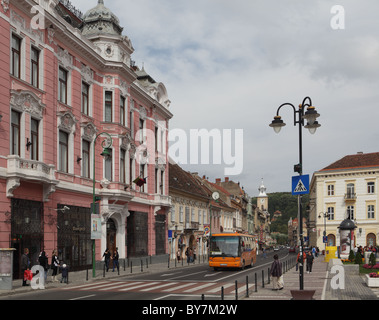 Blick auf Strada Muresenilor in der Stadt Brasov, Rumänien Stockfoto