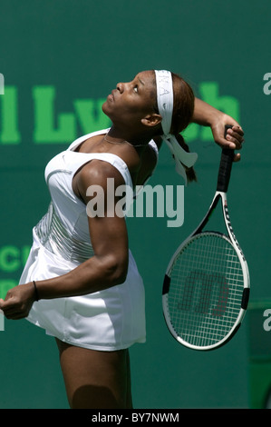 Serena Williams (USA) im Wettbewerb in der Nasdaq-100-Tennis, 26. März 2004. Stockfoto