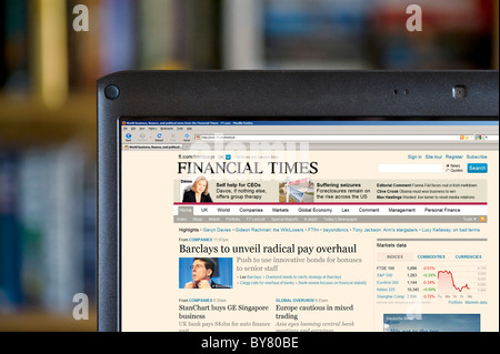 Die Financial Times Online Edition angezeigt auf einem Laptopcomputer, UK Stockfoto