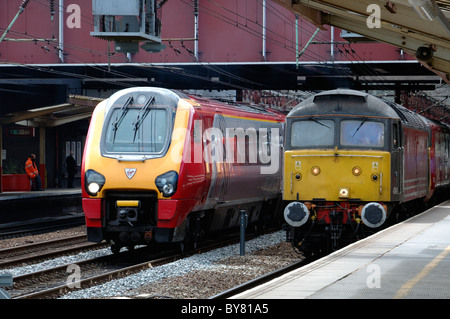 47841 Bürste Typ 4 Diesel Lokomotive und virgin Pendolino in Crewe Bahnhof England uk Stockfoto