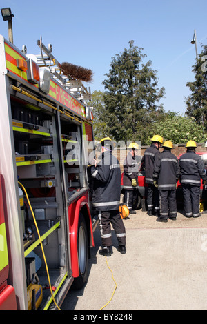 Feuer-Crews Praxis Bergung Stockfoto