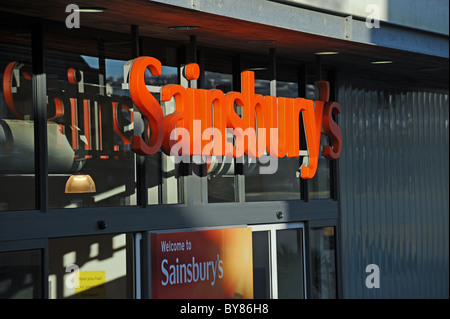 Sainsbury Supermarkt zu unterzeichnen, im Stadtzentrum von Brighton UK Stockfoto