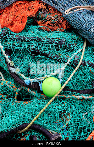 Nahaufnahme von Fischernetzen, Pittenweem Hafen, Pittenweem, Fife, Schottland. Stockfoto