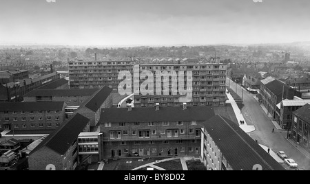 Blick auf neue Wohnungen in Wolverhampton Brickklin Straße Wohnungen 1961 Stockfoto