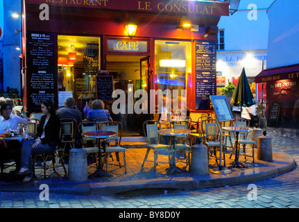 Einen gemütlichen Paris Bistro in der Nacht Stockfoto