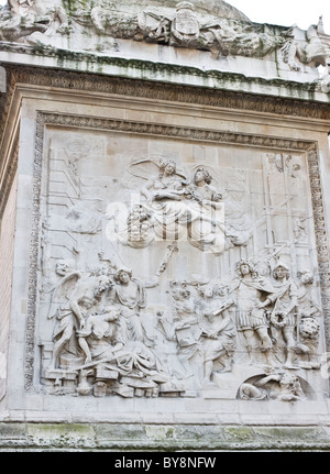 Bas Reliefskulptur großes Feuer von London Denkmal Pudding Lane London England Europa Stockfoto