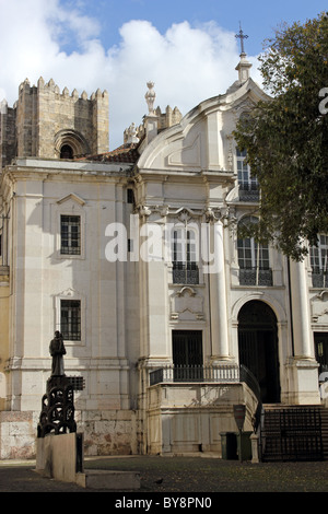 Santo Antonio eine Se mit den Türmen der Se in den Hintergrund, Alfama, Lissabon, Portugal Stockfoto