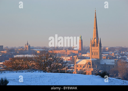 Norwich unter Schnee von Mousehold Heath Stockfoto