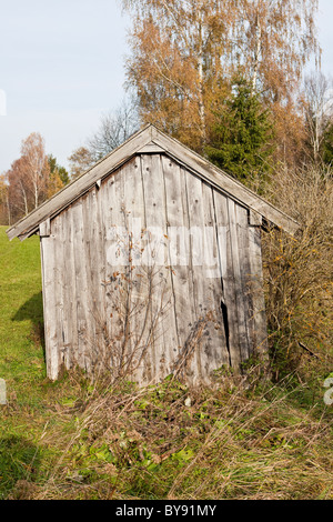 Holzvertäfelungen an einem Schuppen Stockfoto