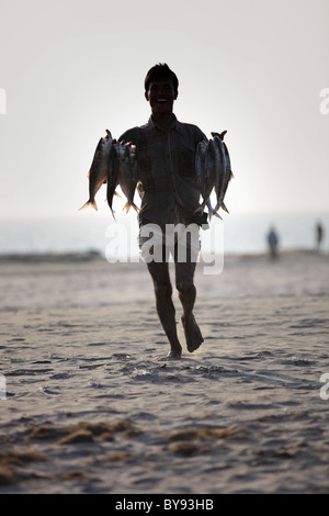 Fischer am Strand von Kuakata Bangladesch Asien Stockfoto