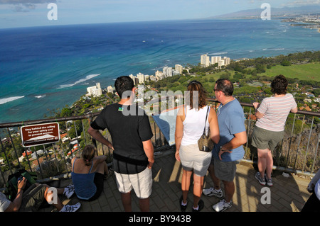 Wanderer am Diamond Head Krater State Monument Honolulu Hawaii Oahu Stockfoto