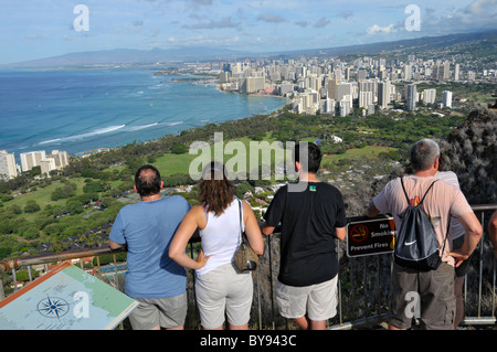 Wanderer am Diamond Head Krater State Monument Honolulu Hawaii Oahu Stockfoto