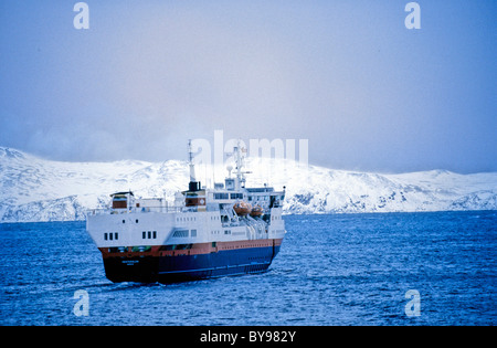 Hurtigruten, Norwegisch Kreuzfahrtschiffe, Kreuzfahrt der nördlichen Küste bis zum Nordkap und Kirkenes. Post-Schiff-Unternehmen. Stockfoto