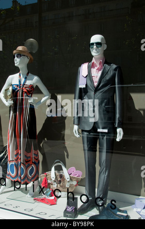 Paris, Frankreich, Schaufensterpuppen auf dem Display in Fashion Store Frontscheibe, Shopping, Stockfoto