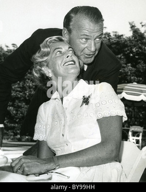GARY COOPER uns Schauspieler mit seiner Frau Veronica über 1952 Stockfoto