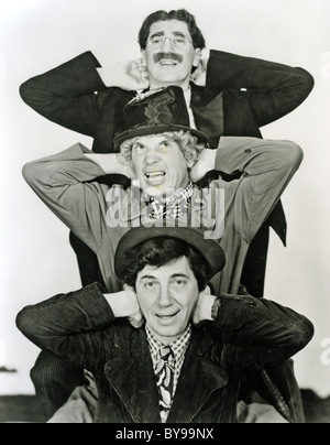 MARX BROTHERS uns Komödie Filmteam mit von oben, Harpo, Groucho und Chico Stockfoto